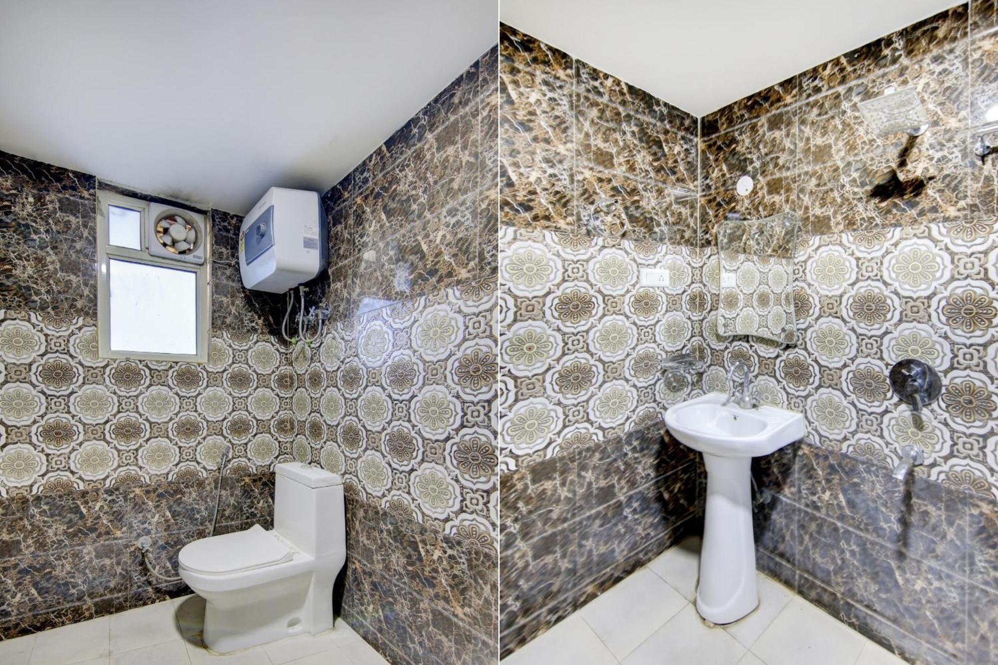 Hotel Collection O Golden Blue Near Dwarka Sector 21 Metro Station 3*